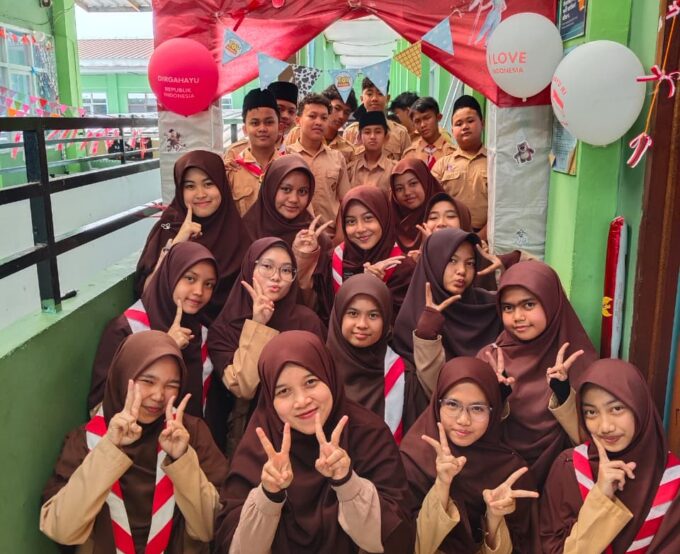 Hias Kelas, Cara SMPIT Insan Rahayu Memaknai Kemerdekaan dengan Lebih Dekat